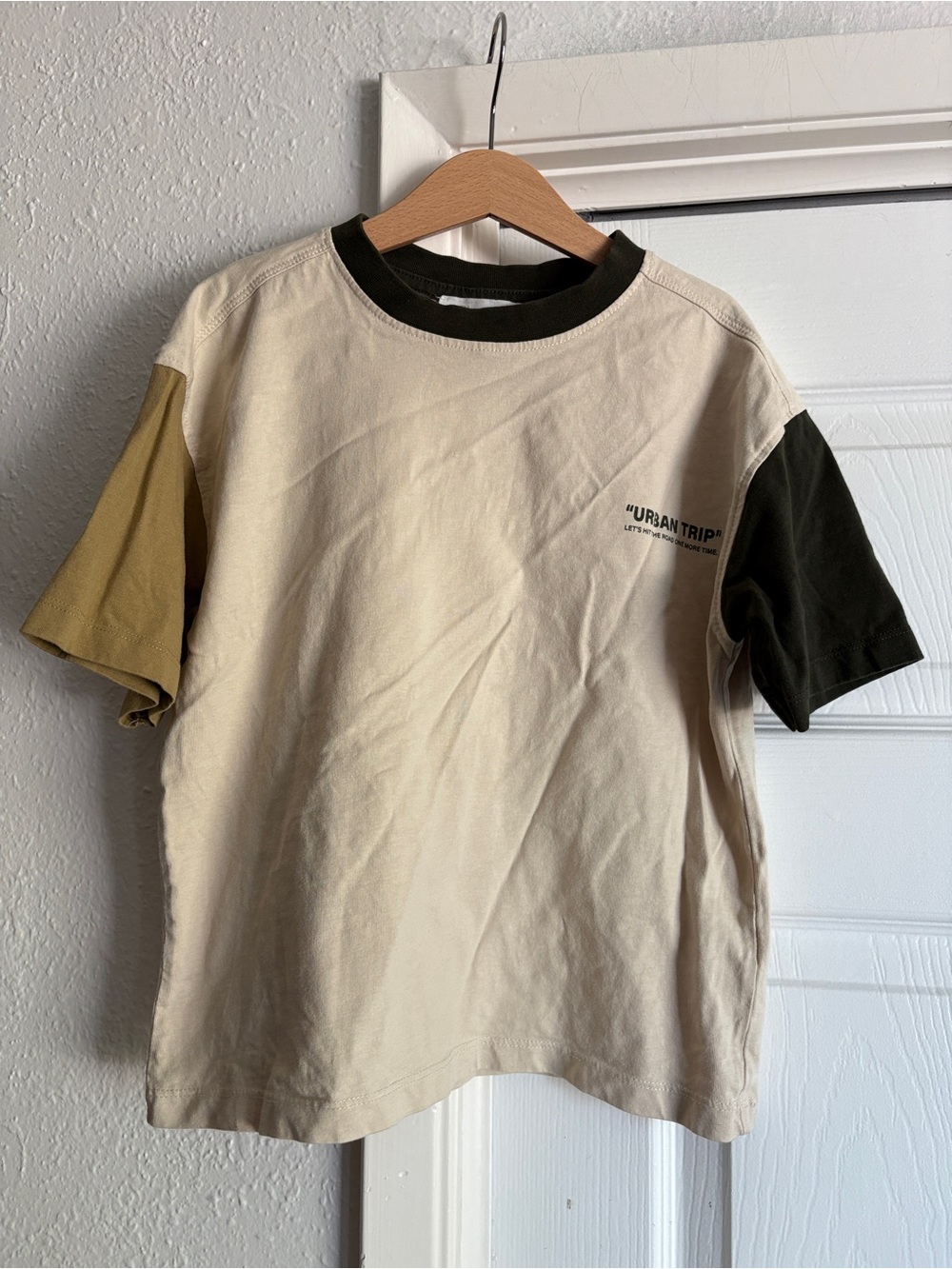 Zara Kids 8-9 Short-Sleeve Colorblock Tee with Olive and Tan Sleeves